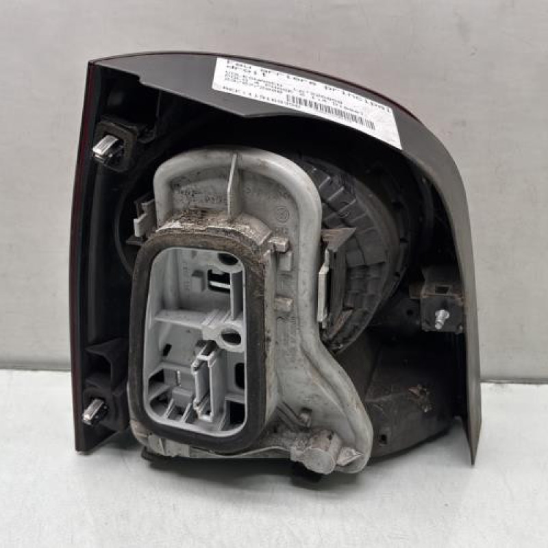 Feu arriere principal droit (feux) VOLKSWAGEN POLO 4 Photo n°2