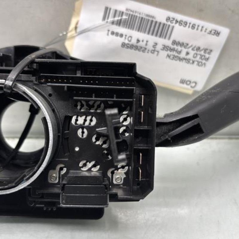 Com (Bloc Contacteur Tournant+Commodo Essuie Glace+Commodo Phare) VOLKSWAGEN POLO 4 Photo n°6