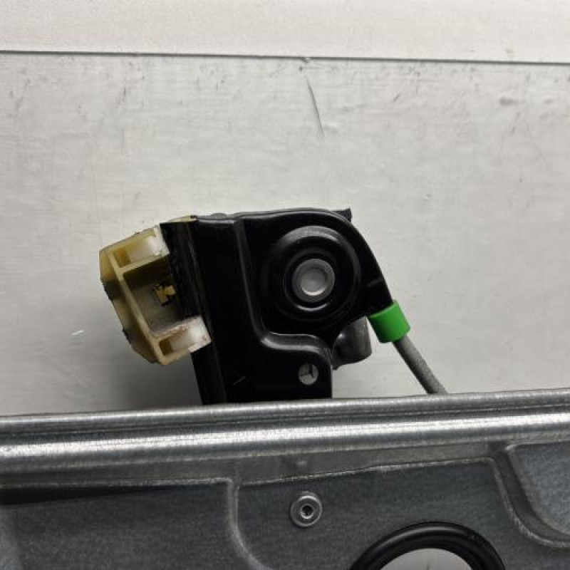 Leve vitre electrique avant gauche VOLKSWAGEN POLO 4 Photo n°3