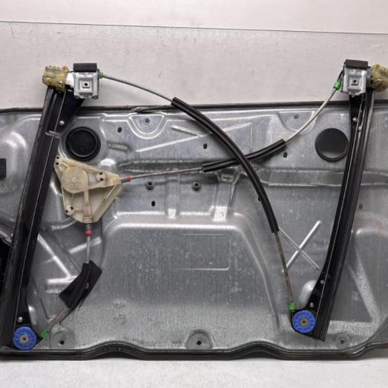 Leve vitre electrique avant gauche VOLKSWAGEN POLO 4 Photo n°4