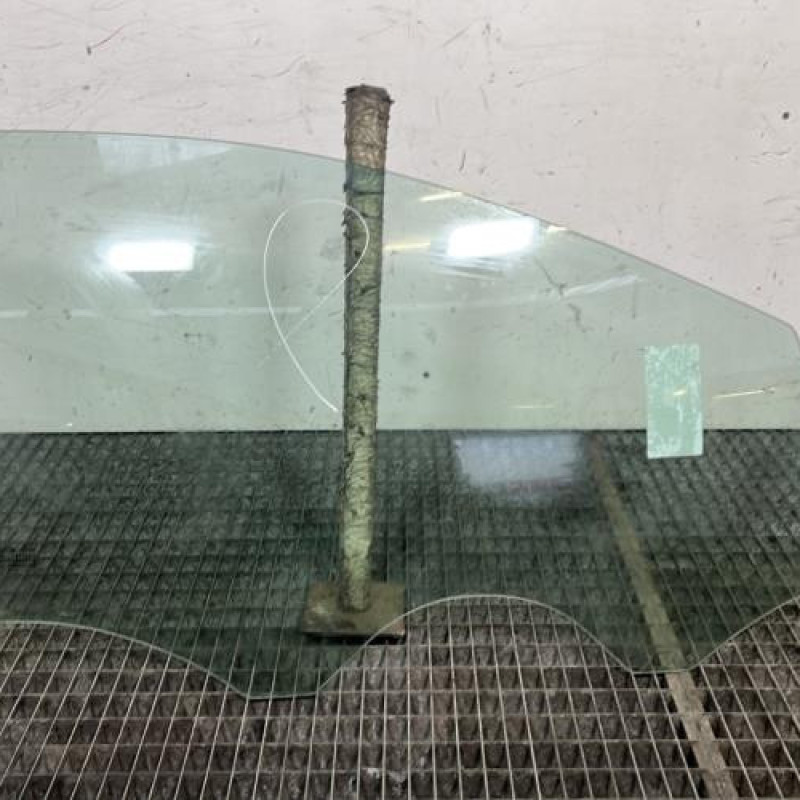 Vitre avant droit VOLKSWAGEN POLO 5 Photo n°1