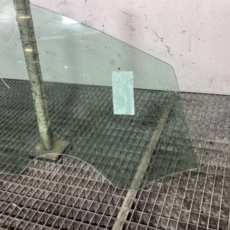 Vitre avant droit VOLKSWAGEN POLO 5 Photo n°2