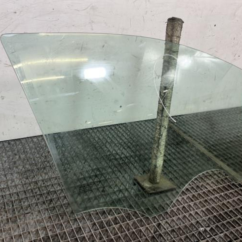 Vitre avant droit VOLKSWAGEN POLO 5 Photo n°3