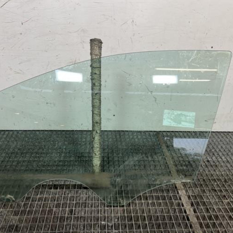 Vitre avant gauche VOLKSWAGEN POLO 5 Photo n°1