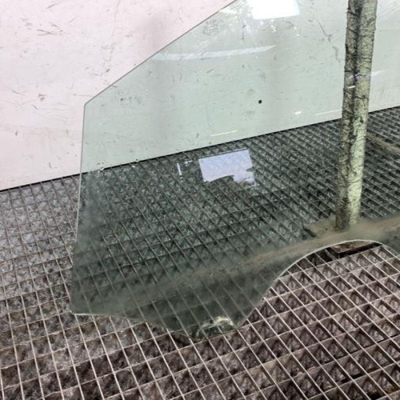 Vitre avant gauche VOLKSWAGEN POLO 5 Photo n°2