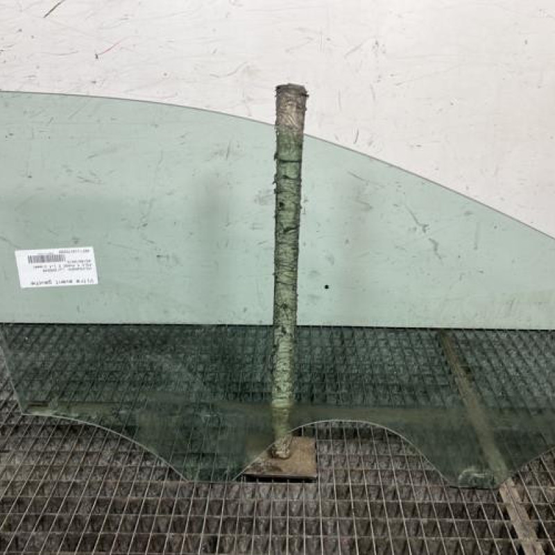 Vitre avant gauche VOLKSWAGEN POLO 5 Photo n°4