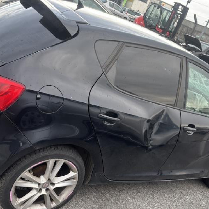 Vitre arriere droit SEAT IBIZA 4 Photo n°10