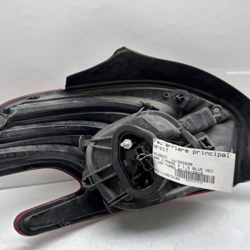 Feu arriere principal droit (feux) PEUGEOT 208 1 Photo n°4