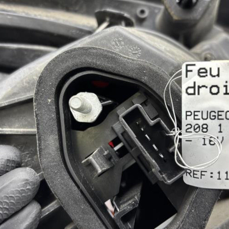 Feu arriere principal droit (feux) PEUGEOT 208 1 Photo n°5