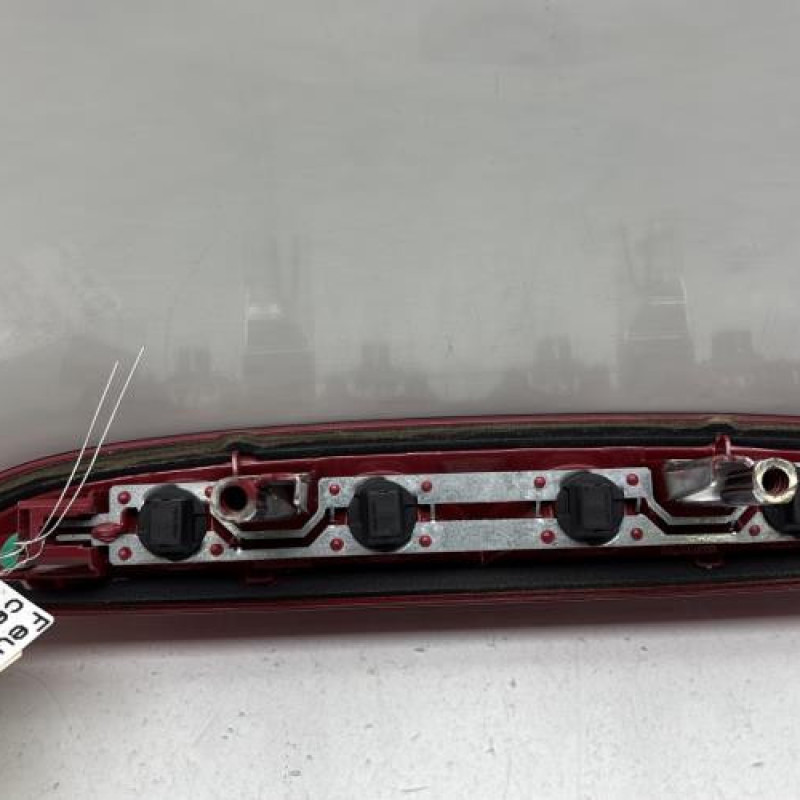 Feu arriere stop central PEUGEOT 208 1 Photo n°3