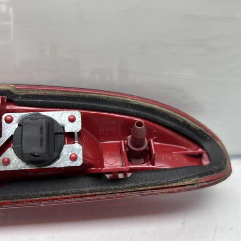 Feu arriere stop central PEUGEOT 208 1 Photo n°4