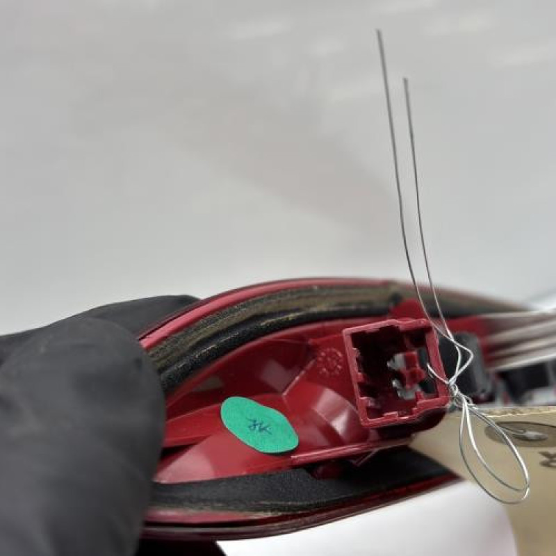 Feu arriere stop central PEUGEOT 208 1 Photo n°5