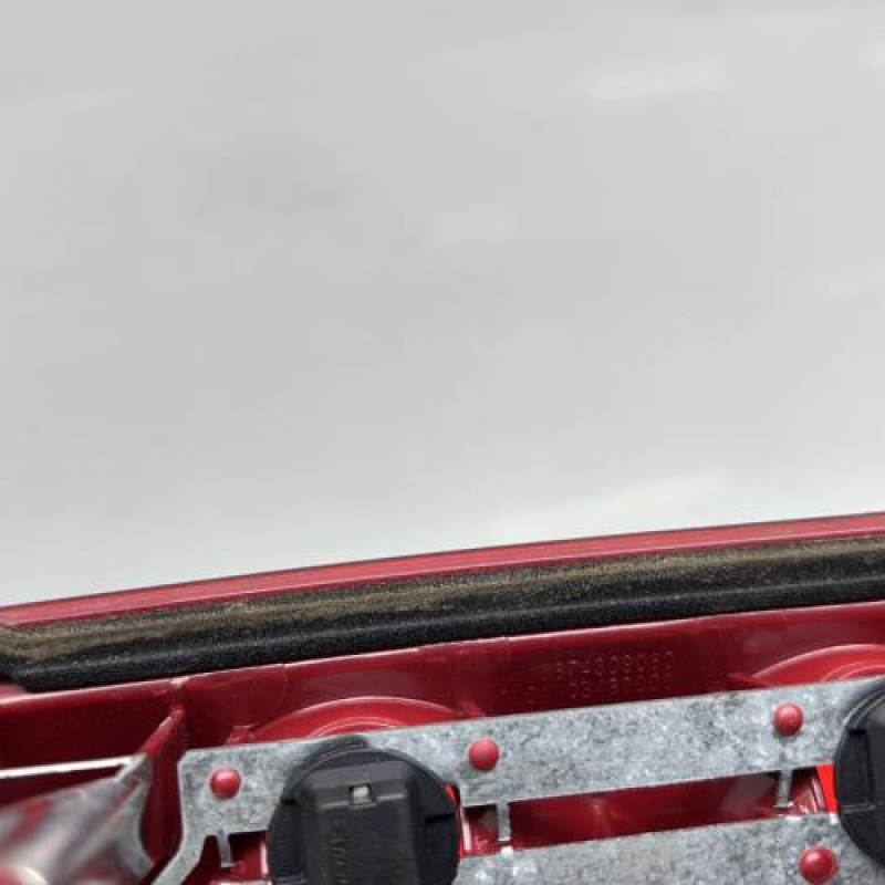 Feu arriere stop central PEUGEOT 208 1 Photo n°6