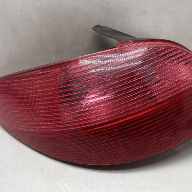 Feu arriere principal gauche (feux) PEUGEOT 206 Photo n°1