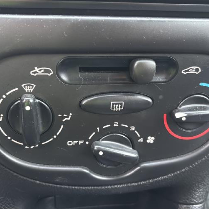 Feu arriere principal gauche (feux) PEUGEOT 206 Photo n°20