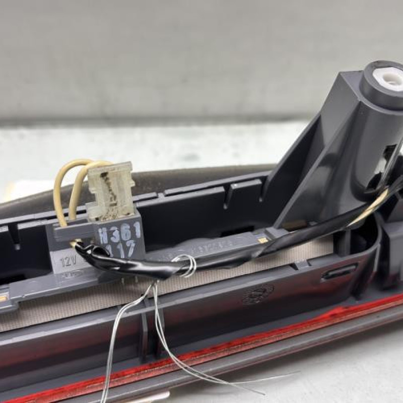 Feu arriere stop central OPEL CORSA D Photo n°4