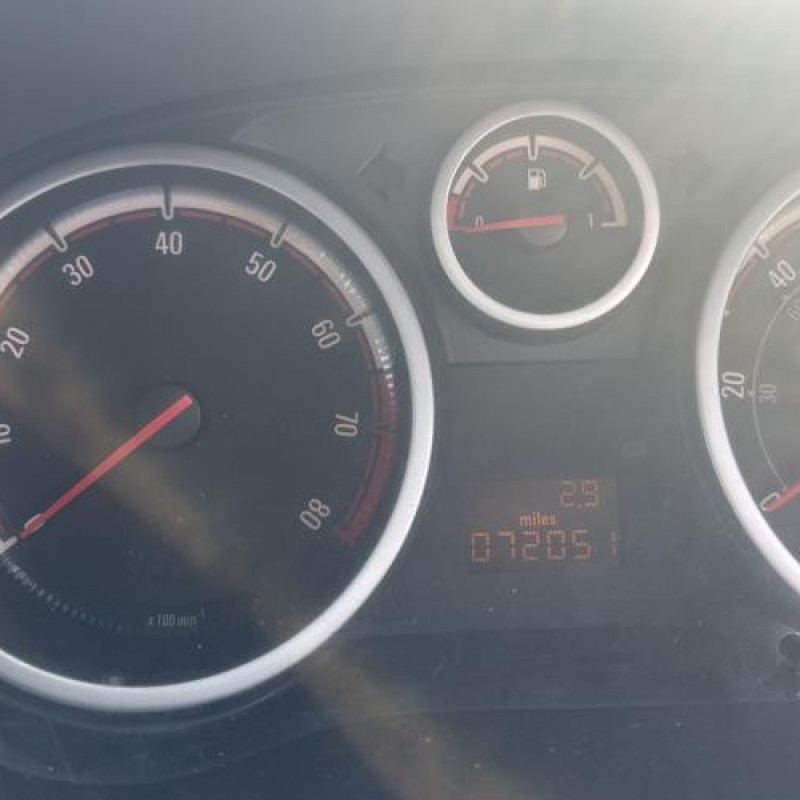 Feu arriere stop central OPEL CORSA D Photo n°18