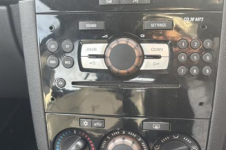 Feu arriere stop central OPEL CORSA D