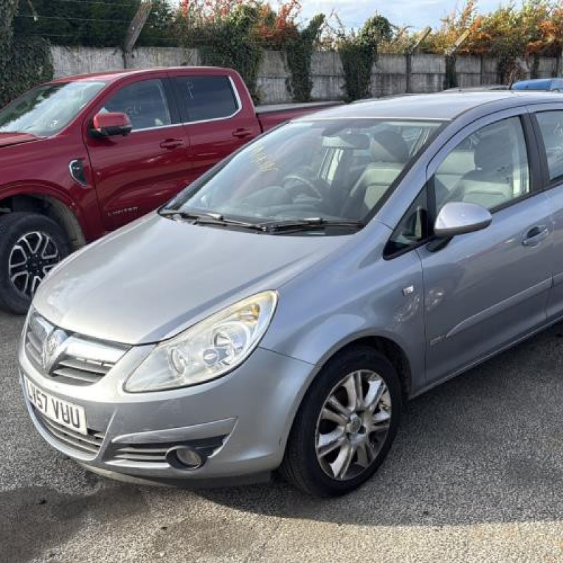 Pare boue avant droit OPEL CORSA D Photo n°6