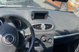 Aile avant gauche RENAULT CLIO 3