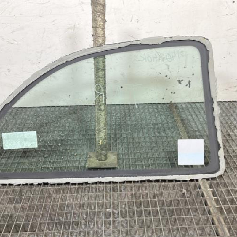 Custode arriere gauche OPEL CORSA B Photo n°4