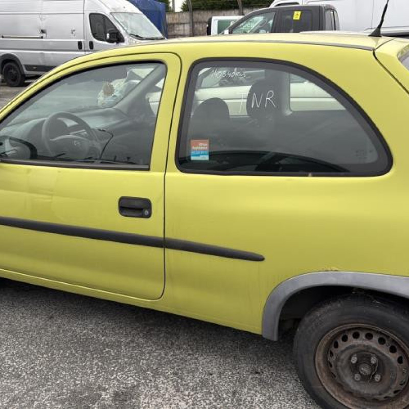Custode arriere gauche OPEL CORSA B Photo n°10