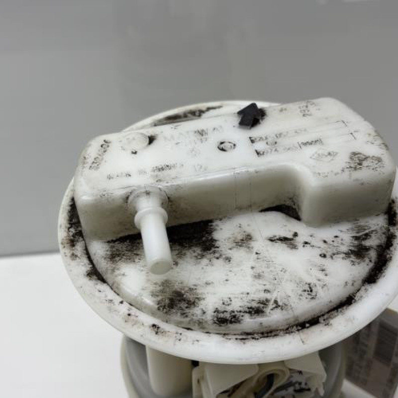 Pompe à carburant RENAULT CLIO 2 Photo n°2