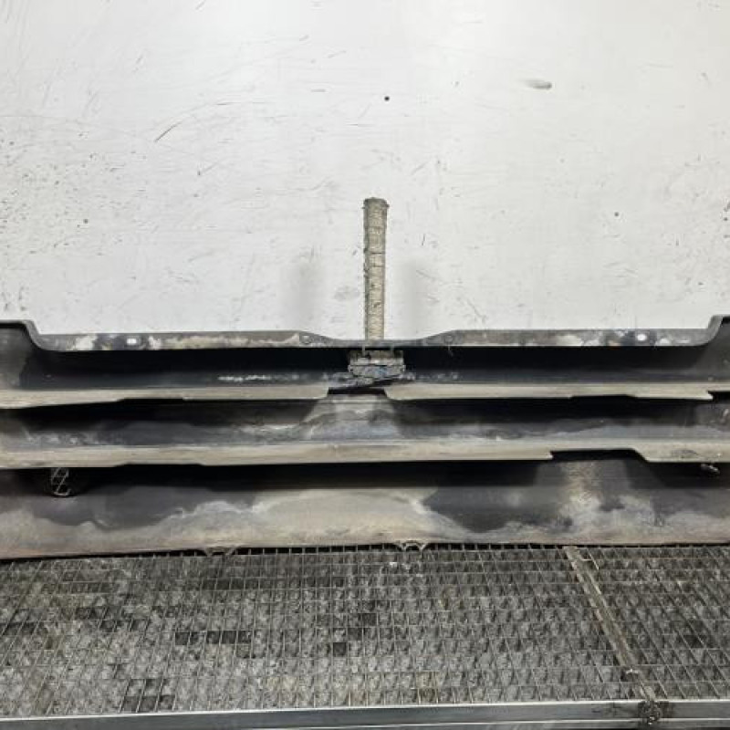 Pare choc arriere RENAULT TWINGO 1 Photo n°4