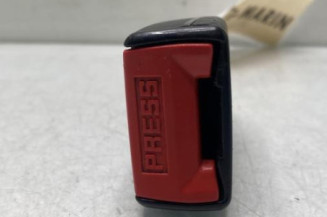 Attache ceinture arriere gauche RENAULT TWINGO 1