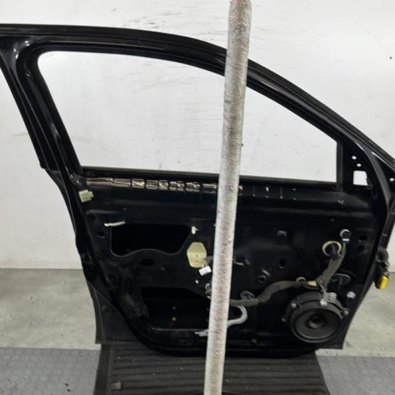 Porte avant gauche RENAULT TWINGO 3 Photo n°4