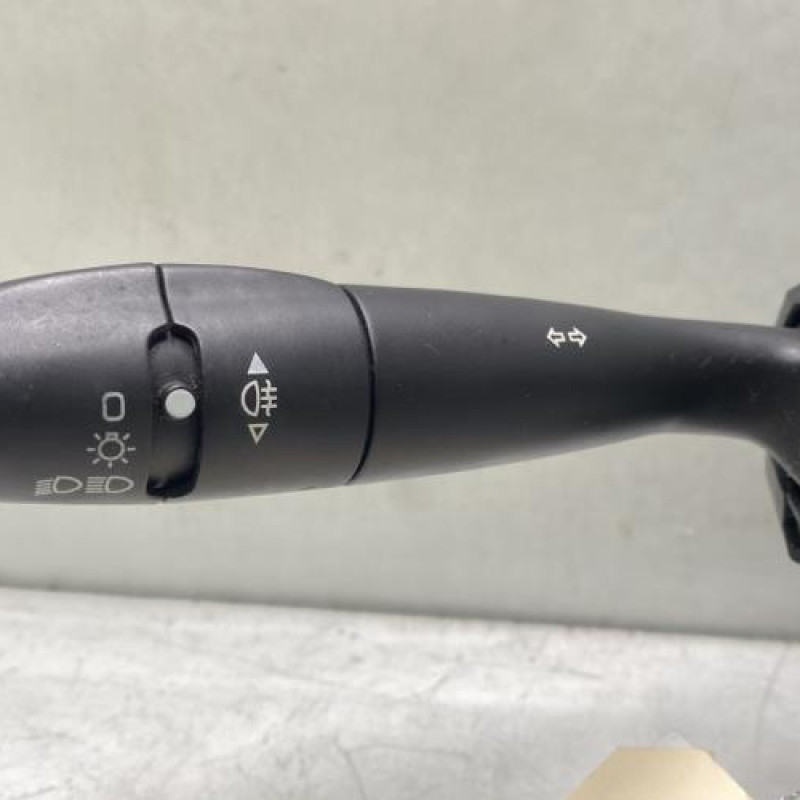 Com (Bloc Contacteur Tournant+Commodo Essuie Glace+Commodo Phare) CITROEN C3 1 Photo n°3