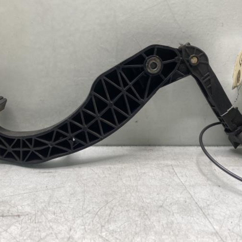 Pedale d'embrayage PEUGEOT 206+ Photo n°3