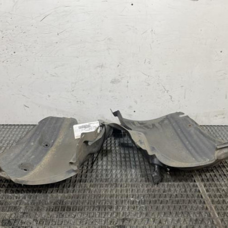 Pare boue avant gauche RENAULT MEGANE 3 Photo n°1