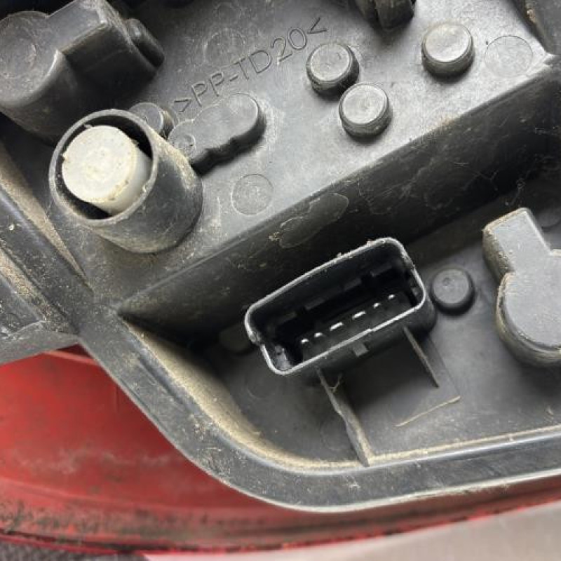 Feu arriere principal droit (feux) RENAULT CLIO 3 Photo n°5