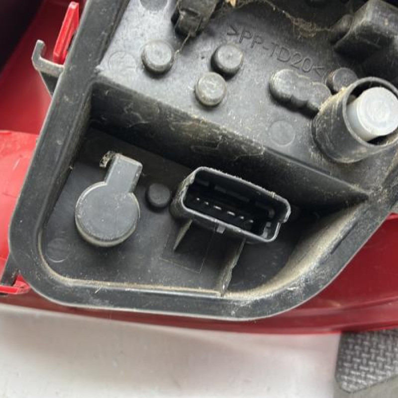 Feu arriere principal gauche (feux) RENAULT CLIO 3 Photo n°4