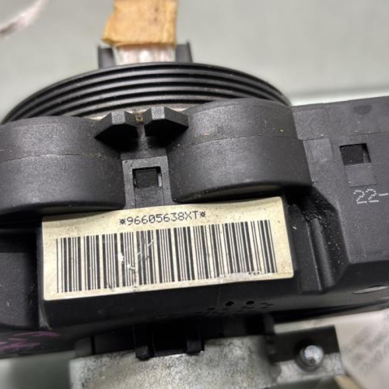 Com (Bloc Contacteur Tournant+Commodo Essuie Glace+Commodo Phare) PEUGEOT 206 Photo n°6