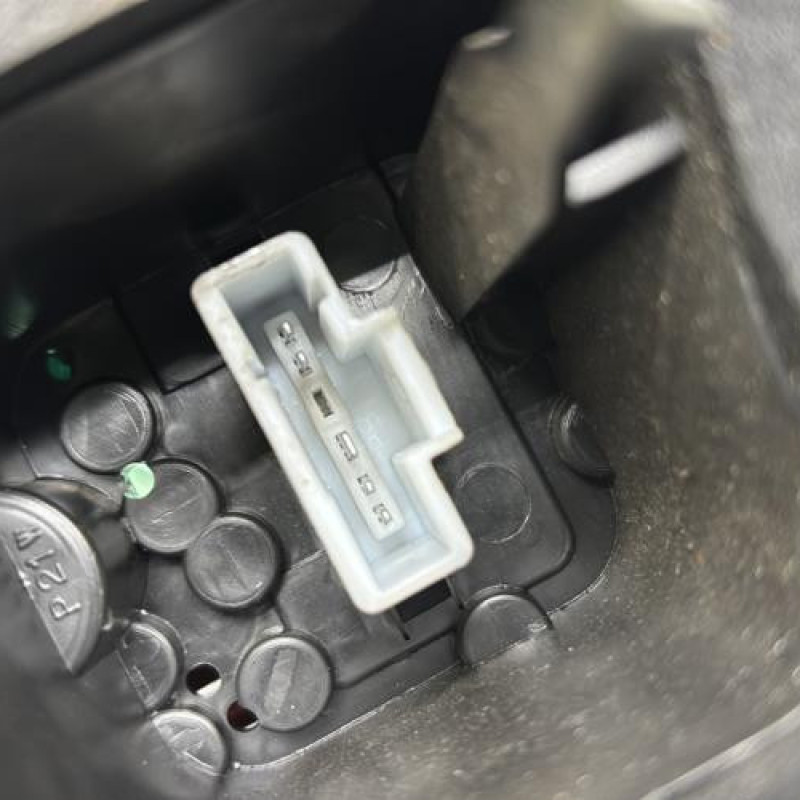 Feu arriere principal gauche (feux) PEUGEOT 206 Photo n°3