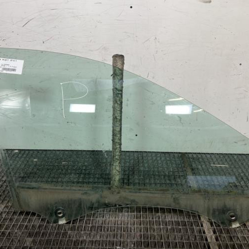 Vitre avant droit RENAULT LAGUNA 2 Photo n°1