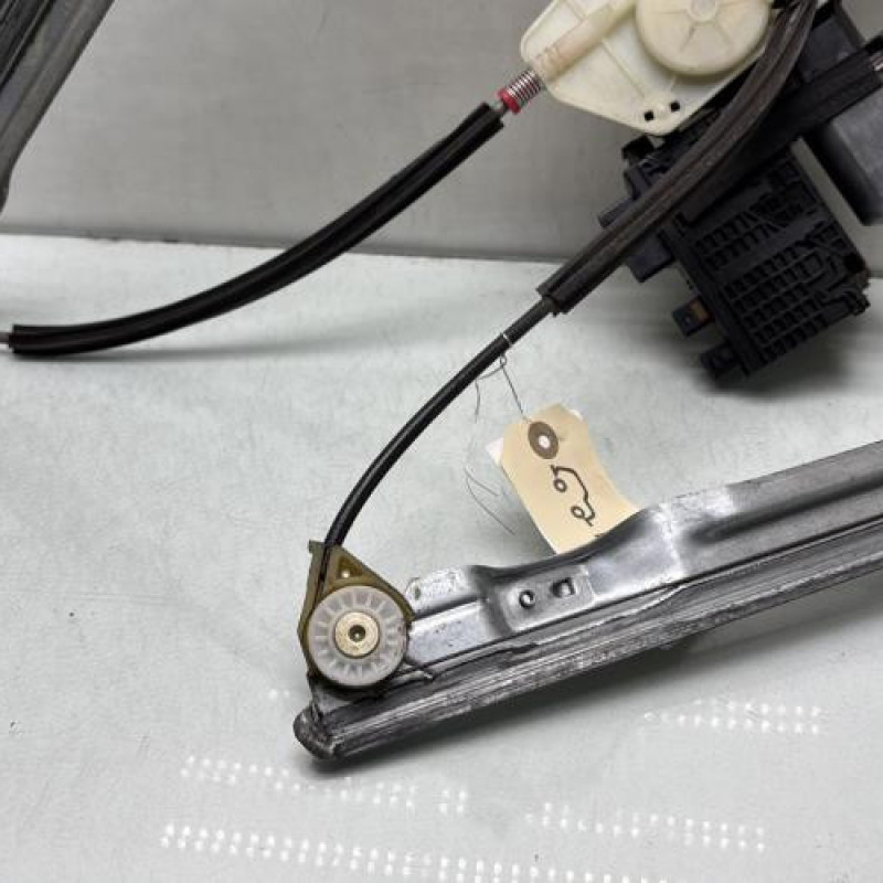 Leve vitre electrique avant gauche CITROEN C4 PICASSO 1 Photo n°4