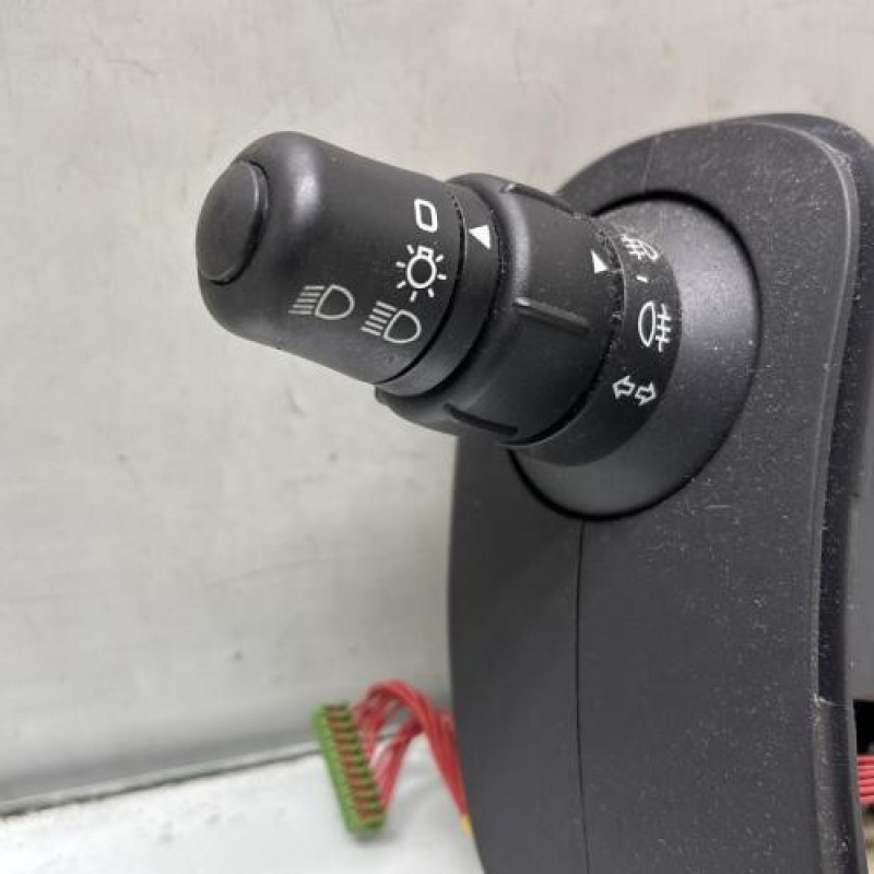 Commodo phare RENAULT CLIO 3 Photo n°2