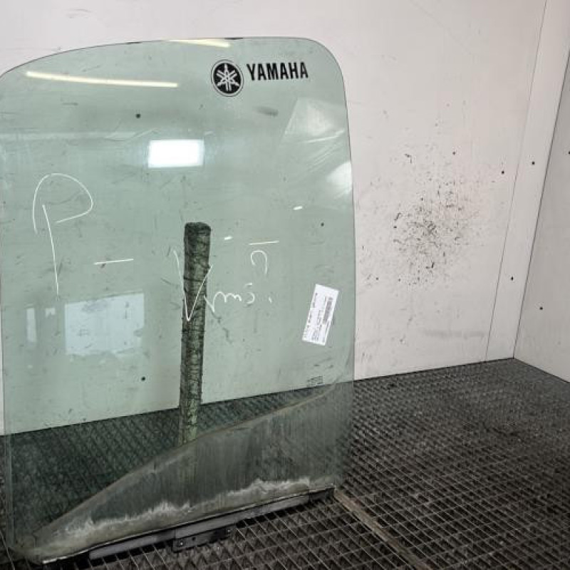 Vitre avant gauche RENAULT MASTER 2 Photo n°2