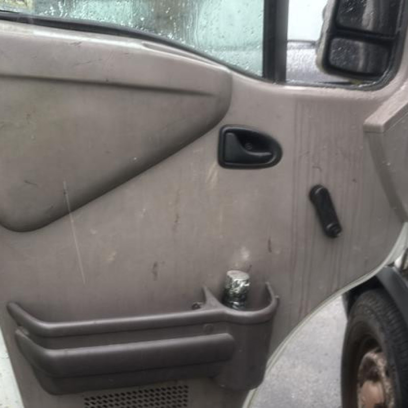 Custode avant droit (porte) RENAULT MASTER 2 Photo n°13