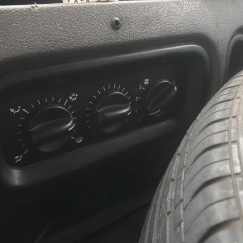 Custode avant droit (porte) RENAULT MASTER 2 Photo n°18