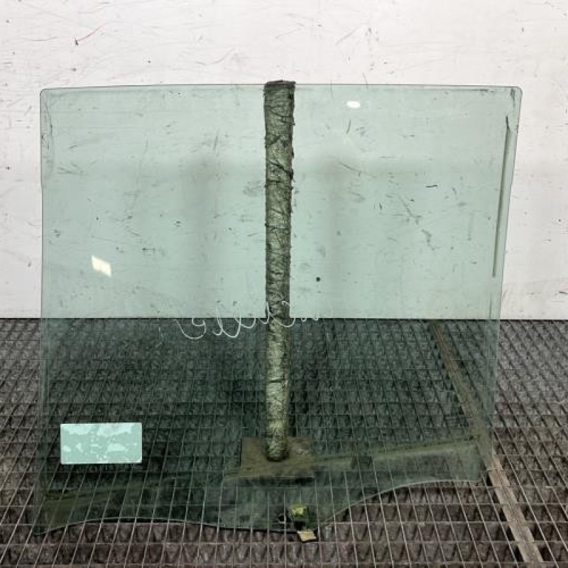 Vitre arriere droit RENAULT MODUS Photo n°4