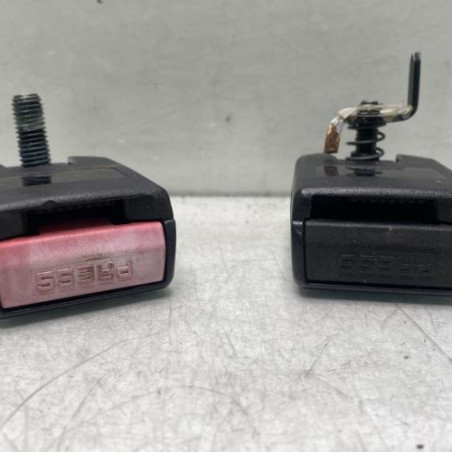 Attache ceinture arriere gauche RENAULT SCENIC 2 Photo n°1