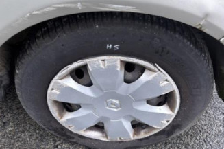 Attache ceinture arriere gauche RENAULT SCENIC 2