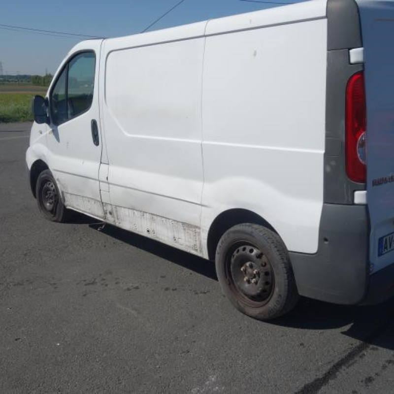 Optique avant principal droit (feux)(phare) RENAULT TRAFIC 2 Photo n°6