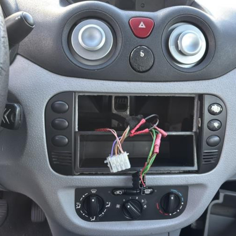 Feu arriere principal droit (feux) CITROEN C3 1 Photo n°20