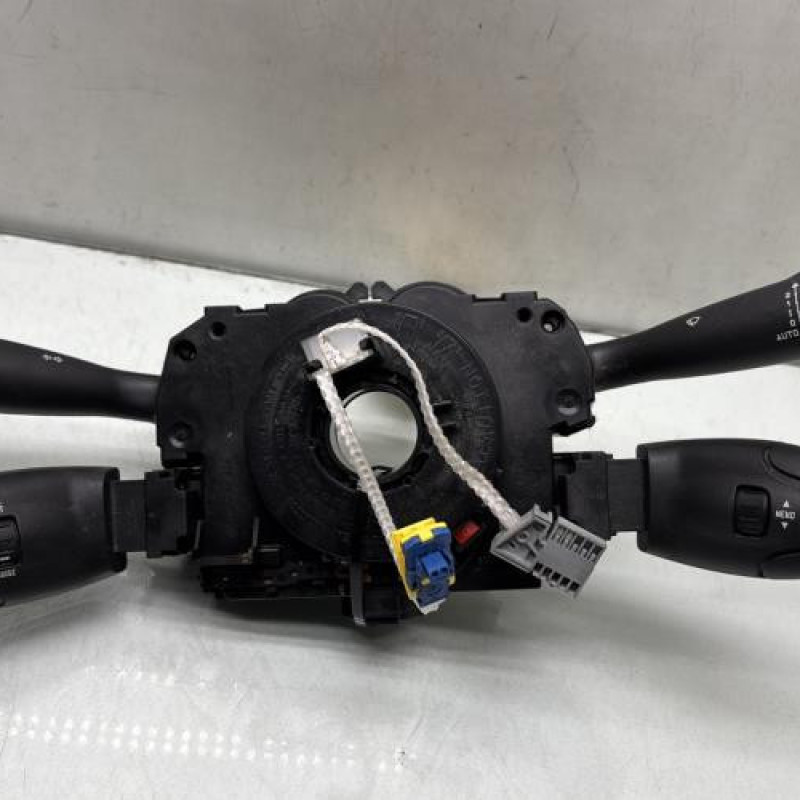 Com (Bloc Contacteur Tournant+Commodo Essuie Glace+Commodo Phare) CITROEN C3 1 Photo n°1