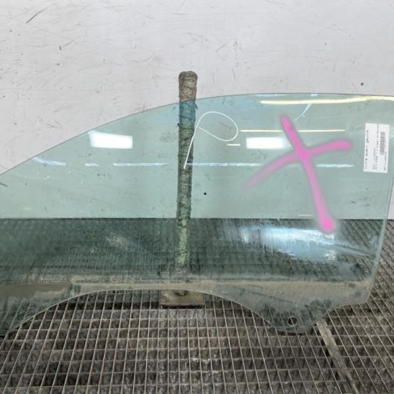 Vitre avant gauche AUDI A3 2 Photo n°1